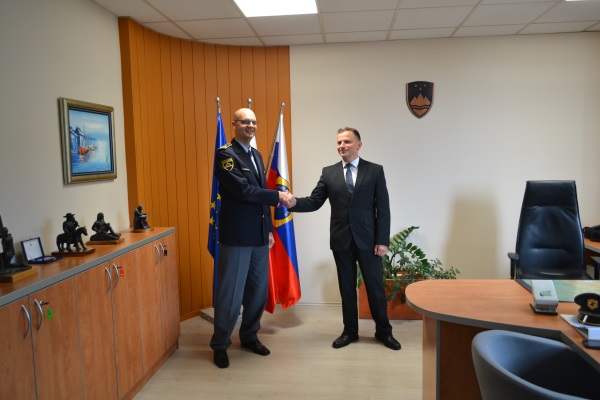 Jože Senica je vodenje Policijske uprave Celje predal Niku Kolarju.