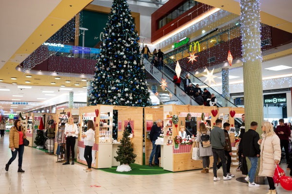 Prvi Advent Ustvaril Prijetno Vzdu je V Citycentru Celje Radio Fantasy