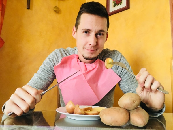 Surov krompir je odličen; dokler ga ni treba pojest.